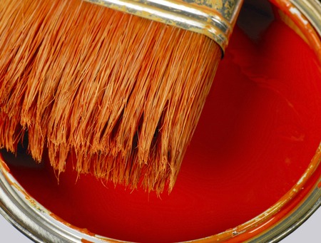 Paint can and paint brush close-upの写真素材