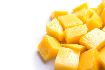 Mango slice isolated on white backgroundの写真素材