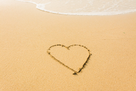heart on the sandの写真素材
