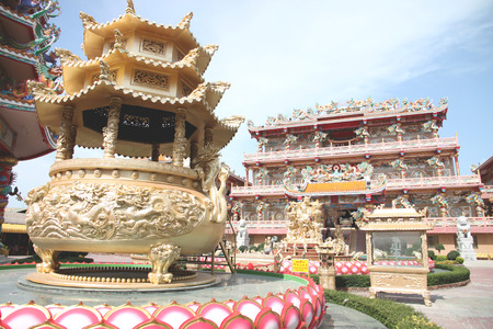 Gold Sculpture in the Chinese Temple,Thailand.の写真素材