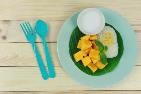mango and sticky rice is popular traditional dessert of Thailand.の写真素材