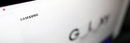 Barcelona, Spain - February 06, 2020: Samsung logo at website page close-upのeditorial素材