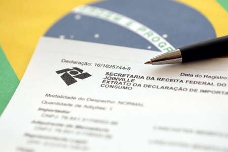 TERNOPIL, UKRAINE - MAY 20, 2022: Brasilian extract from the consumption import declaration with Receita Federal . Extrato da declaracao de importacao consumo in original portugese languageのeditorial素材
