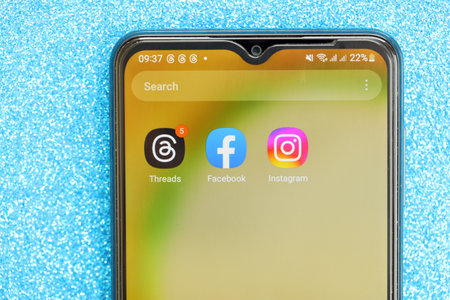 KYIV, UKRAINE - JULY 7, 2023 Threads by Meta application on display of Samsung smartphone on tableのeditorial素材
