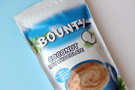 KYIV, UKRAINE - AUGUST 17, 2024 Bounty hot chocolate product powder pack with original logo close upのeditorial素材