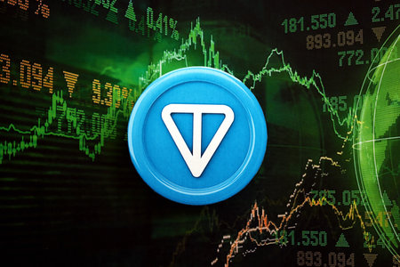 KYIV, UKRAINE - AUGUST 17, 2024 Telegram TON coin on dark cryptocurrency digital trading chart in green colors close upのeditorial素材