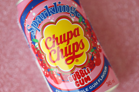 KYIV, UKRAINE - AUGUST 17, 2024 Chupa Chups bubble gum soft drink aluminium tin can with original logo close upのeditorial素材