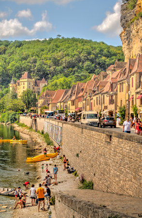 La Roque Gageac, France - September 2019 : Historical riverside village in summertime, HDR Imageのeditorial素材