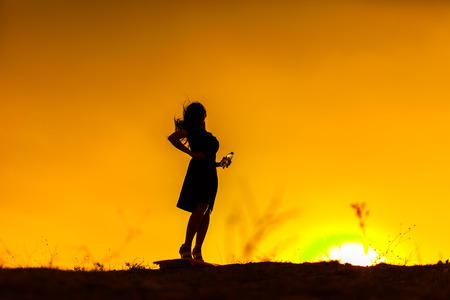 water drinken silhoutteの写真素材