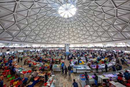 Chorsu Bazaar with its modern rooftop in Tashkent, Uzbekistanのeditorial素材