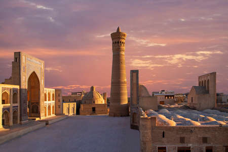 Poi Kalon Mosque and Minaret in Bukhara, Uzbekistan.のeditorial素材