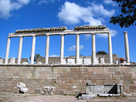 Turkey-Pergamon,Acropol,gallery of columns