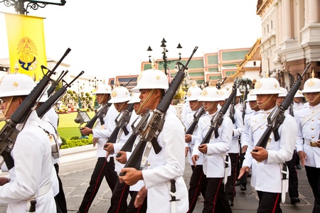 BANGKOK, THAILAND - JANUARY 5: Parade of the kings Guards, in the Grand Palace, Changing the Guard January 5, 2010 in Bangkok, Thailandのeditorial素材