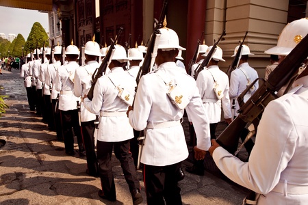 BANGKOK, THAILAND - JANUARY 5: Parade of the kings Guards, in the Grand Palace, Changing the Guard January 5, 2010 in Bangkok, Thailandのeditorial素材