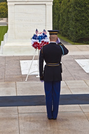 WASHINGTON,USA - JULY 15:  changing the guard in the afternoon at the grave of the unknown soldier at the cemetery of Arlington on July 15,2010 in Washington, USAのeditorial素材