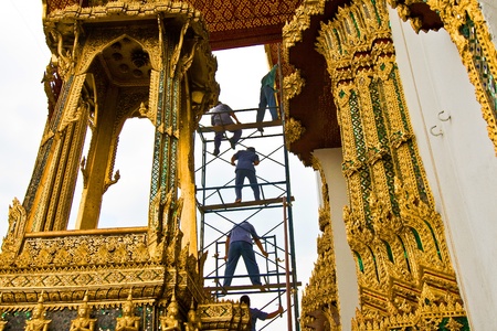 BANGKOK, DECEMBER 12: worker renovate the temple in the Grand palace on December 12,2007 in Bangkok, Thailand. The palace is the official residence of the Kings of Thailand since 1782.のeditorial素材