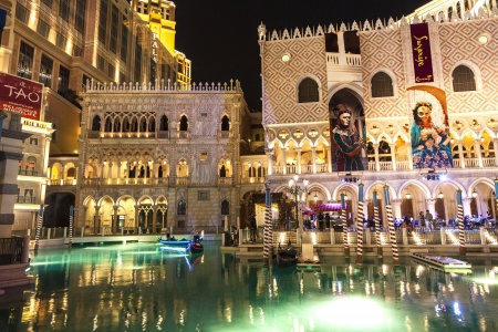 LAS VEGAS - JUNE 15: The Venetian Resort Hotel & Casino on June 15, 2012. The resort opened on May 3, 1999 with flutter of white doves, sounding trumpets, singing gondoliers and actress Sophia Loren.のeditorial素材