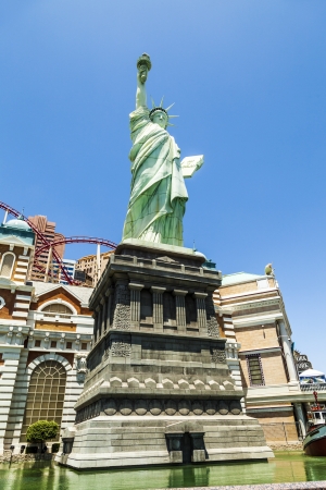 LAS VEGAS NV - APRIL 16: New York - New York Hotel & Casino on April 16, 2011 in Las Vegas, Nevada, USA. Replica of the Statue of Liberty is 150-foot-tall (46 m)のeditorial素材