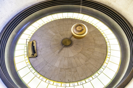 LOS ANGELES, CA - JUNE 10: Foucault pendulum in Griffith park on June 10,2912 in Los Angeles. The pendulum was installed in 1935 to demonstrate the rotation of the Earth.のeditorial素材