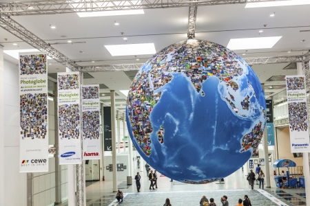 PHOTOKINA, COLOGNE - SEPTEMBER 21: Photokina - World of Imaging, Top Event on September 21, 2012 in Cologne, Germany. The Worldのeditorial素材