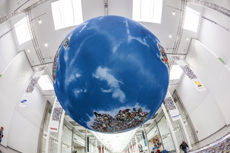 PHOTOKINA, COLOGNE - SEPTEMBER 21: Photokina - World of Imaging, Top Event on September 21, 2012 in Cologne, Germany. The Worldのeditorial素材