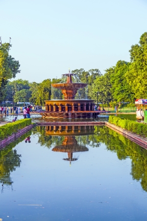 beautiful india gate lake nearby the india gateの写真素材