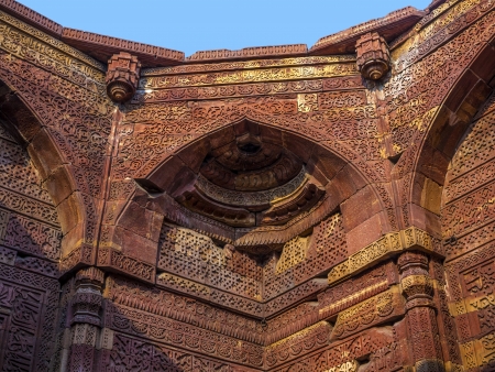 islamic grave with inscriptions at qutub minar in Delhi, Indiaのeditorial素材