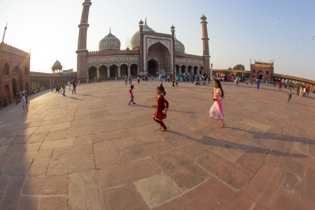 DELHI, INDIA - NOV 8: A group of worshipers rest on the courtyard of Jama Masjid Mosque in Delhi on Nov 8,2011. Jama Masjid is the principal mosque of Old Delhi in India.のeditorial素材