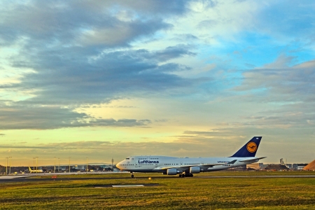 FRANKFURT, GERMANY - APRIL 19: Jumbo Jet heads to Gate  at  aiirport Rhein-Main on April 19,2012 in Frankfurt Germany. The B747 ist the most popular wide body aircraft in the world with a number of greater 20000 aircrafts.のeditorial素材