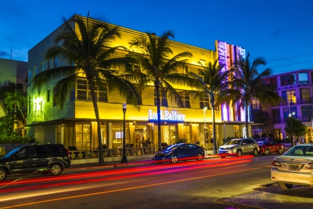 MIAMI BEACH - July 28: Night view at Ocean drive on July 28, 2013 in Miami Beach, Florida. Art Deco Night-Life in South Beach is one of the main tourist attractions in Miami.のeditorial素材
