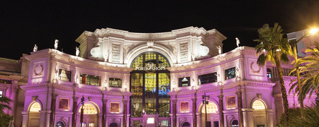 LAS VEGAS - JUNE 15: Forum Shops in Las Vegas on June 15, 2012. The venue includes more than 160 shops and haute couture boutiques, as well as 11 gourmet restaurants.のeditorial素材