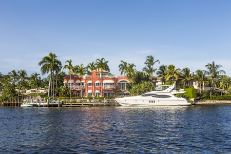 FORT LAUDERDALE, USA - AUG 20, 2014: Luxurious waterfront home in Fort Lauderdale, USA. There are 165 miles of waterways within the city limits and 9,8 percent of the city is covered by water.のeditorial素材