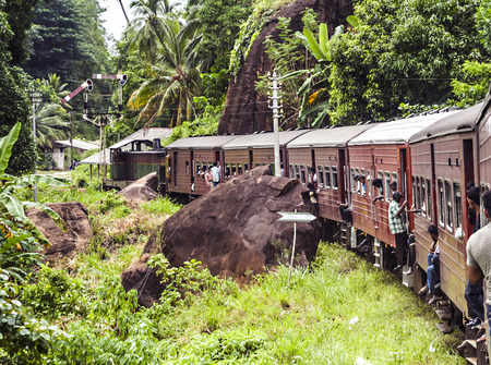 NUWARA ELIYA, SRI LANKA - AUG 16, 2005: ridingwith the highland express the scenic mountain track from Nuwara Eliya to Colombo in Sri Lanka.のeditorial素材