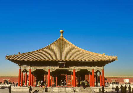 BEIJING, CHINA - JULY 29, 1986: chinese peole visit the forbidden city in Beijing, China. Most people wear the green or blue uniform as individual dressing is not known in china in the 80s in last century.のeditorial素材