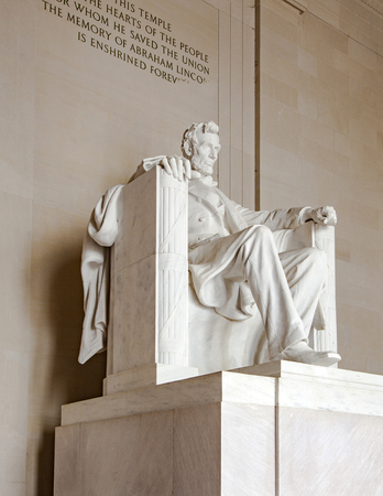 WASHINGTON, USA - JULY 14, 2010: Statue of Abraham Lincoln at the Lincoln Memorial, Washington DCのeditorial素材