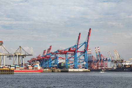 HAMBURG, GERMANY - AUG 2, 2017: view to entrance of harbor of Hamburg and wharf area with ship terminal Burchard Kai.のeditorial素材