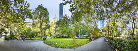 NEW YORK, USA - OCT  5, 2017:  people enjoy the public park at flatiron building downtown New York. New York is also famous for its beautiful parks in Manhattan downtown area.のeditorial素材