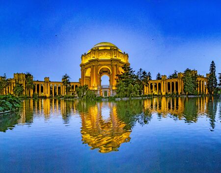 SAN FRANCISCO, USA - MAY 1, 2019: The Palace of Fine Arts in the Marina district by night, San Francisco, USA.のeditorial素材