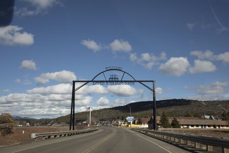 Williams, Arizona - March 7, 2019: entering the iron town gate to the city of Williams, the gateway to the Grand Canyon.のeditorial素材