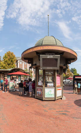 Cambridge, USA - September 13, 2017: people like the information from tourist information center in the old part of Cambridge, USA.のeditorial素材