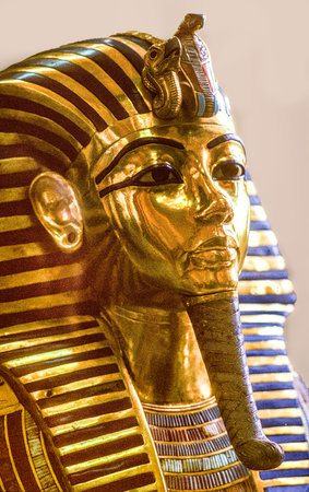 Cairo, Egypt - April 19, 1991: The Gold Mask of Tutankhamun, composed of 11 kg of solid gold, is on display at the Egyptian Museum in Cairo, Egypt.のeditorial素材