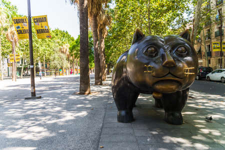 Barcelona, Spain - August 2, 2019: El Gato de Botero, famous sculpture in Ravalのeditorial素材