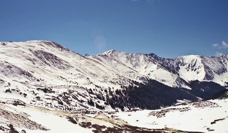 Rocky Mountain National Park features majestic mountain views, a variety of wildlife, varied climates and environmentsfrom wooded forests to mountain tundraand easy access to back-country trails and campsites. The park is located north-west of Boulder, の写真素材