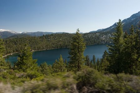 Lake Tahoe is a large freshwater lake in the Sierra Nevada mountains of the United States. It is located along the border between California and Nevadaの写真素材