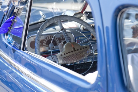 SAN JOSE, CA, USA - APRIL 9: Bombs United Car Show & Picnic April 9, 2001 in San Jose, CA, USAのeditorial素材