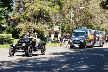 SAN JOSE, CA, USA - JULY 4: 4th of July Rose, White and Blue Parade. It is a two mile route that winds through some great old neighborhoods in the Rose Garden District July 4, 2011 in San Jose, CA, USAのeditorial素材