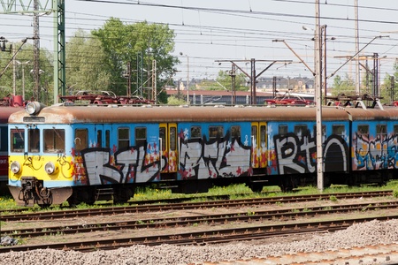 Electric multiple unit train consisting of self-propelled carriages, using electricity as the motive power.のeditorial素材