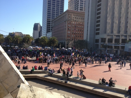 SAN FRANCISCO - FEBRUARY 17: Massive âForward on Climateâ rally at One Market Plaza on February 17, 2013 in San Francisco, California. Rally organizers are calling on President Obama to move America forward with decisive action to reduce carbon pollutのeditorial素材