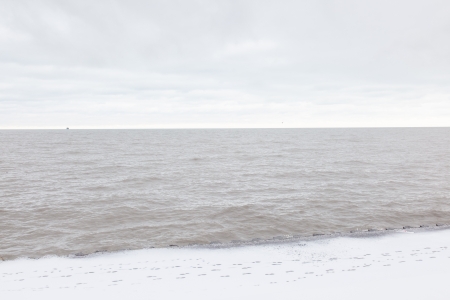 Snow on Christmas day in Chicago near Lake Michigan shore.の写真素材