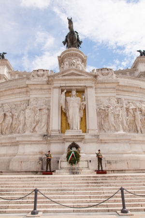 Altare della Patria (Altar of the Fatherland) is a monument built in honour of Victor Emmanuel, the first king of a unified Italy, located in Rome, Italy.のeditorial素材
